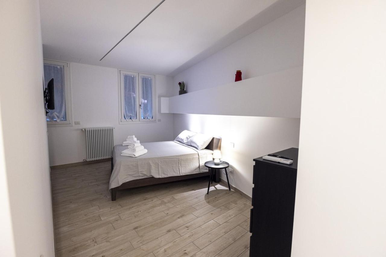 Appartamento Loft La Sedia Rossa - Centro Storico Milano Esterno foto