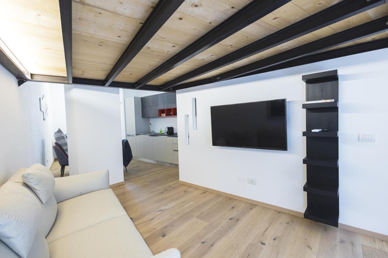 Appartamento Loft La Sedia Rossa - Centro Storico Milano Esterno foto